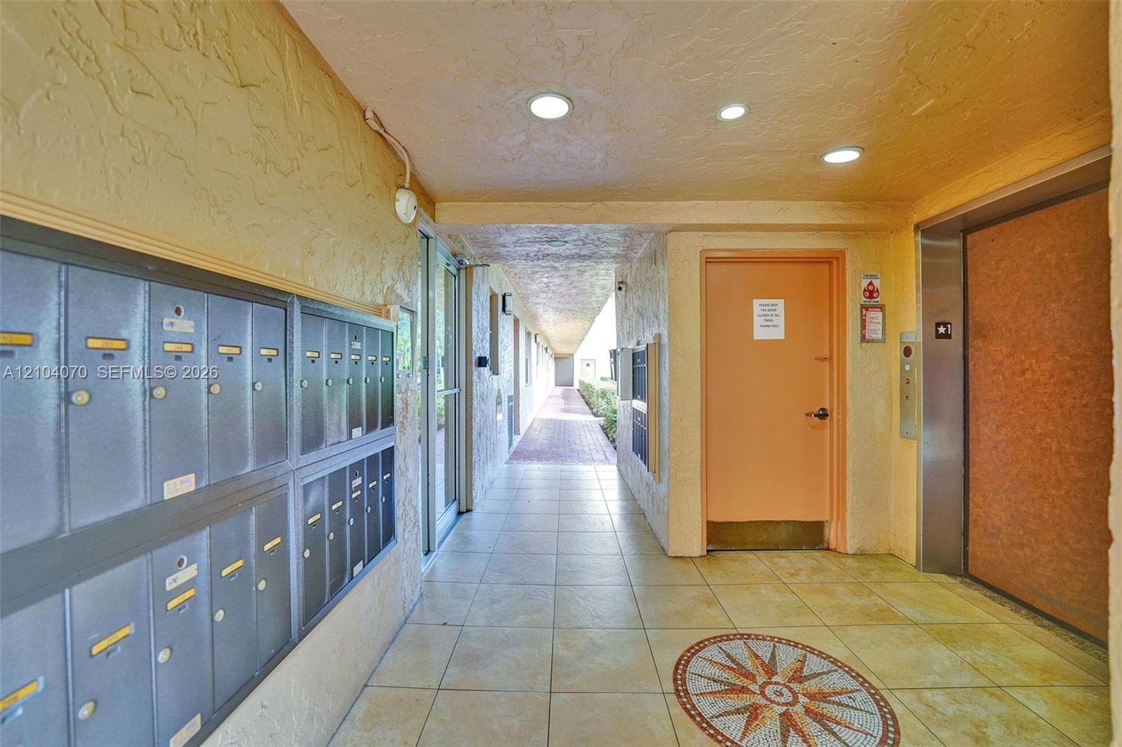3001 W Rolling Hills Cir # 702, Davie FL 33328