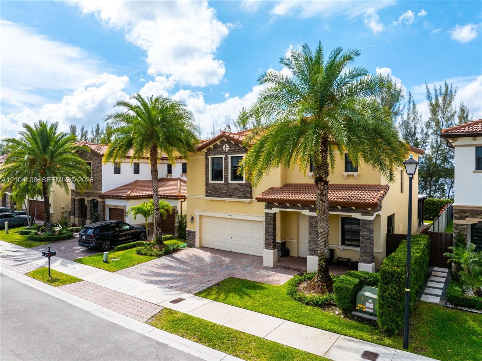 9890 NW 86th Ter, Doral FL 33178