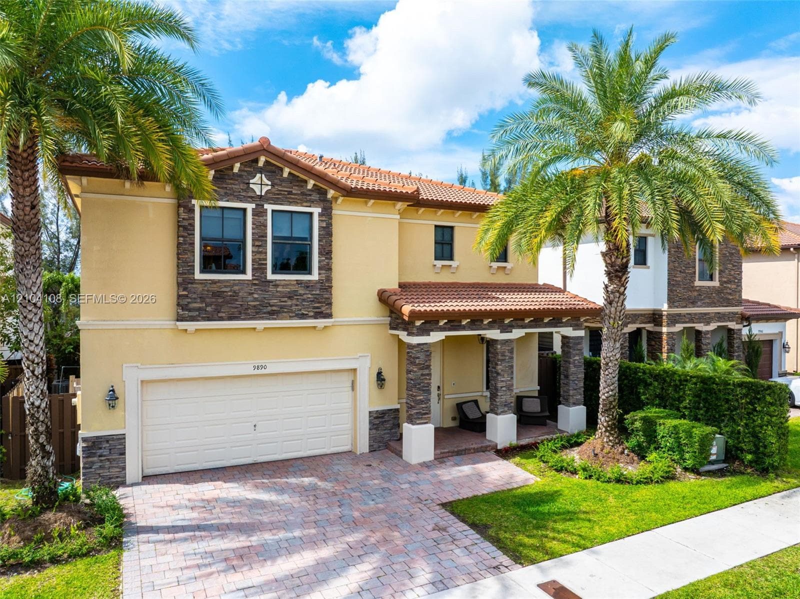 9890 NW 86th Ter, Doral FL 33178