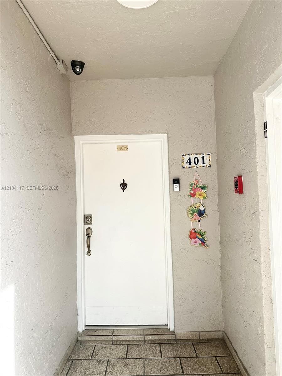 8425 NW 8th St # 401, Miami FL 33126