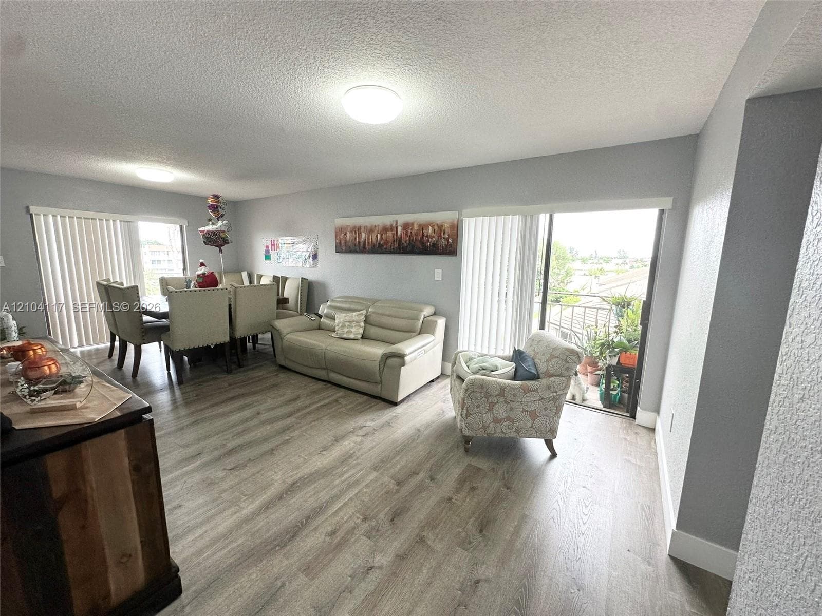 8425 NW 8th St # 401, Miami FL 33126