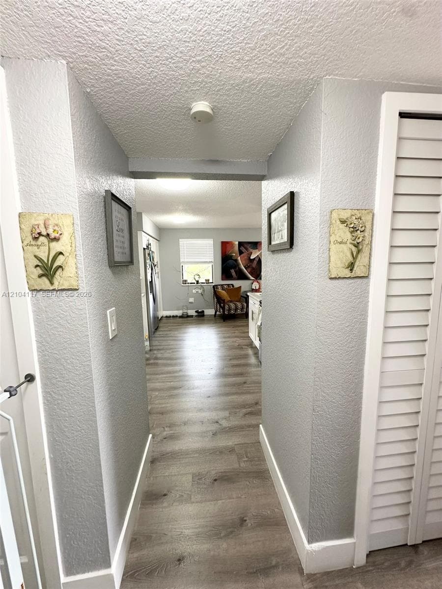 8425 NW 8th St # 401, Miami FL 33126