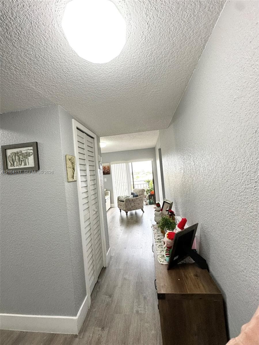 8425 NW 8th St # 401, Miami FL 33126