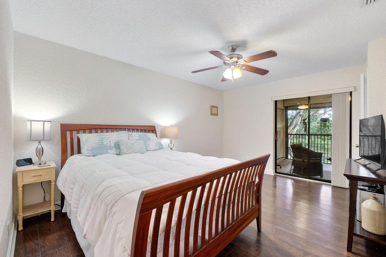 4063 CARAMBOLA Circle N # 2977, Coconut Creek FL 33066
