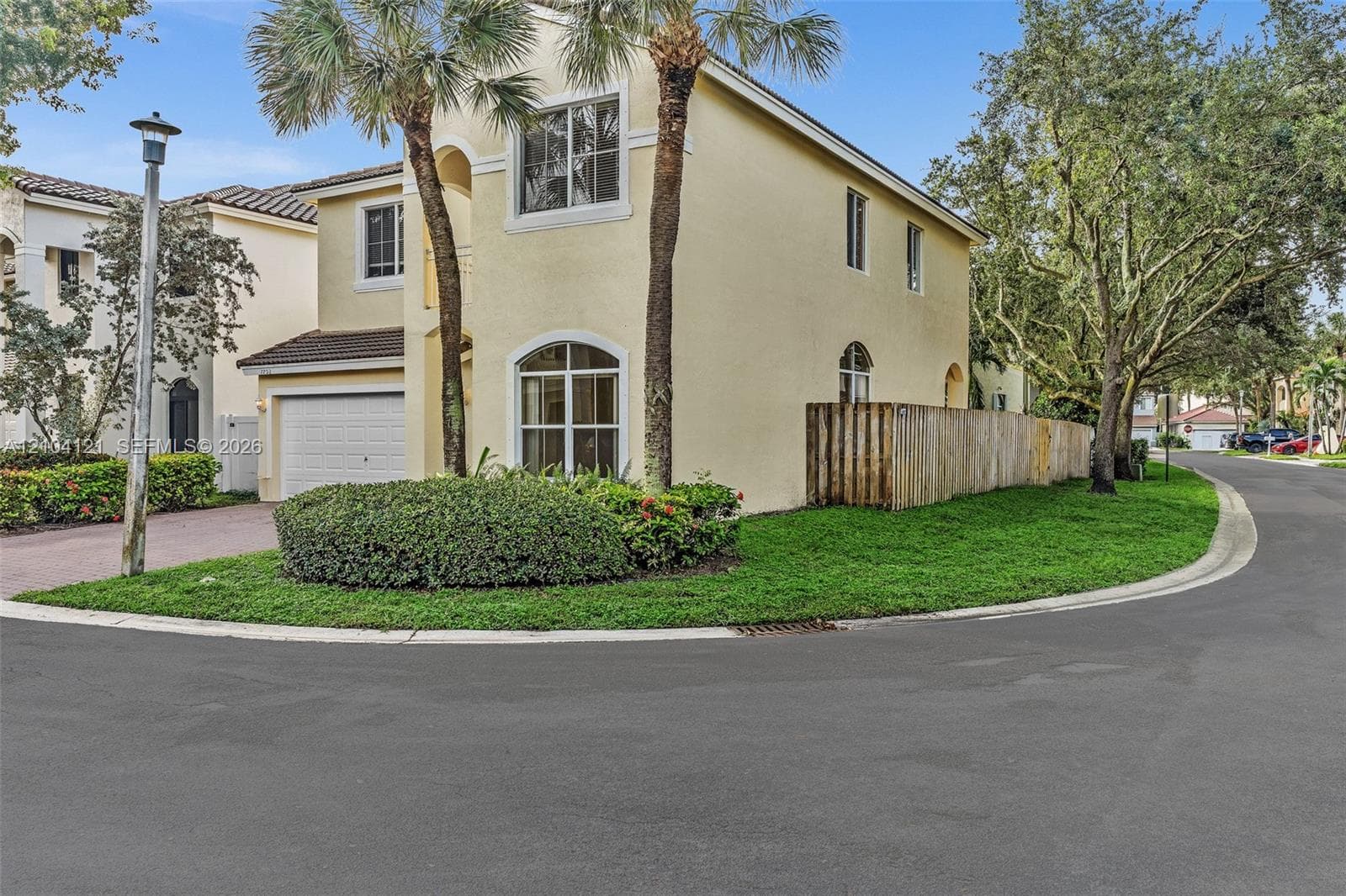 7792 NW 18th St, Pembroke Pines FL 33024