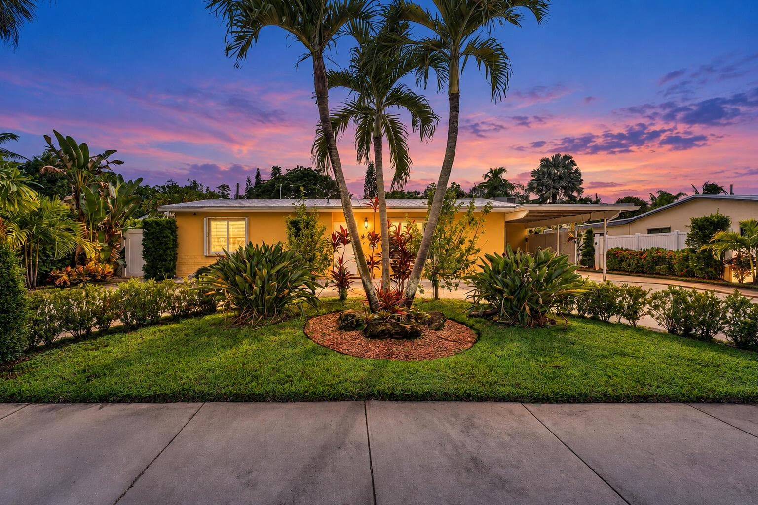 949 Laurel Road, North Palm Beach FL 33408