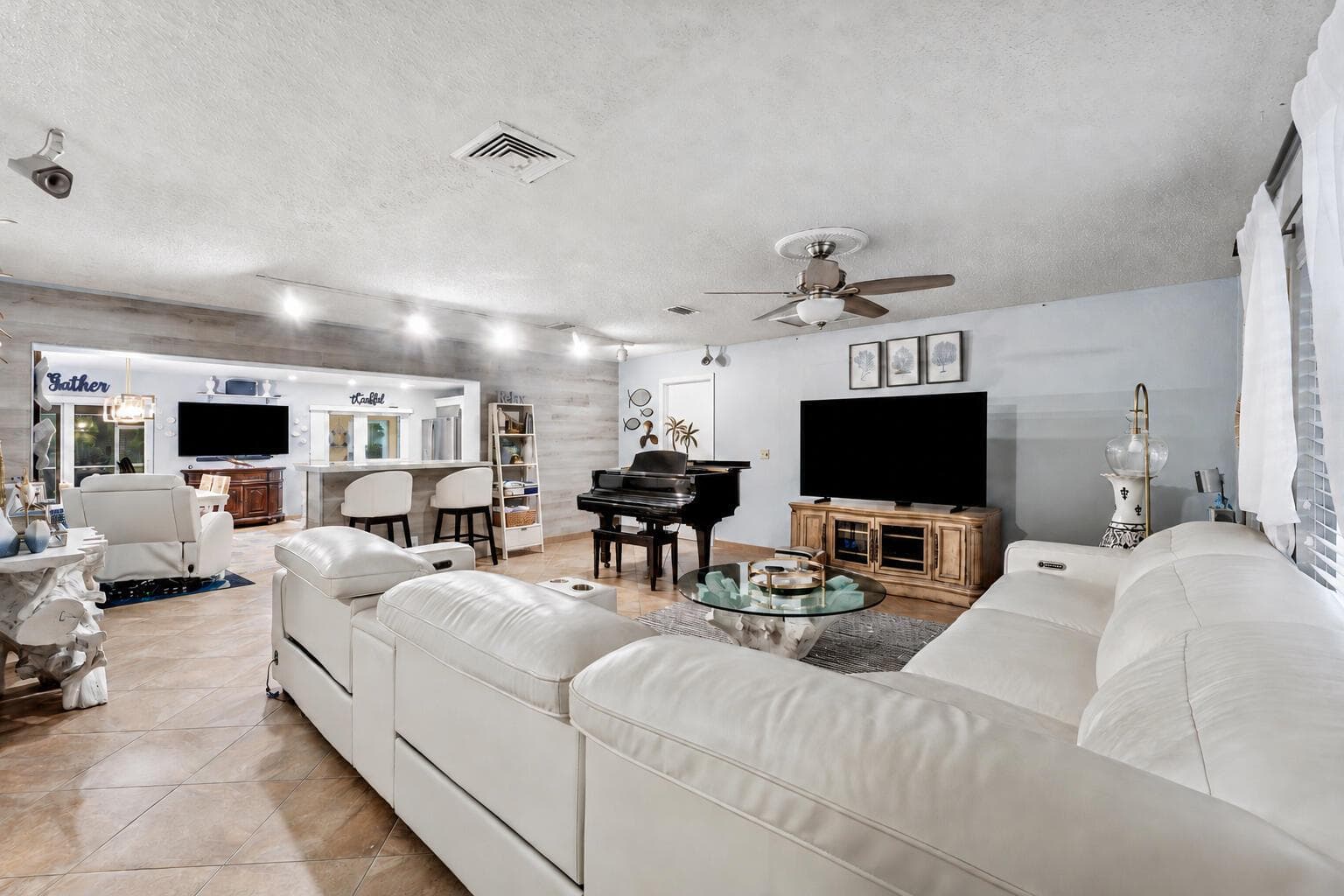 949 Laurel Road, North Palm Beach FL 33408