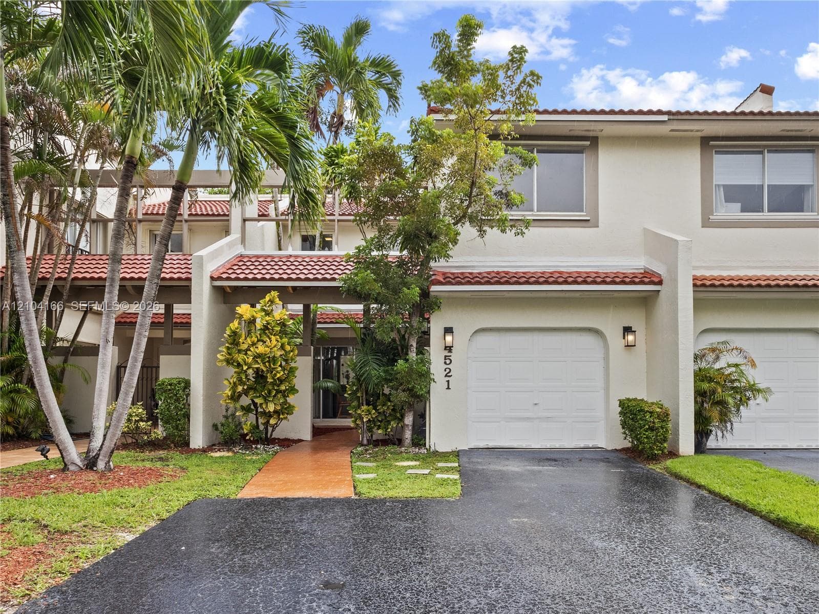 4521 NW 102nd Ct, Doral FL 33178