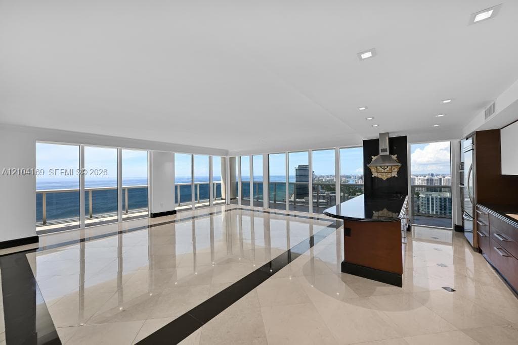 1850 S Ocean Dr, Hallandale Beach FL 33009