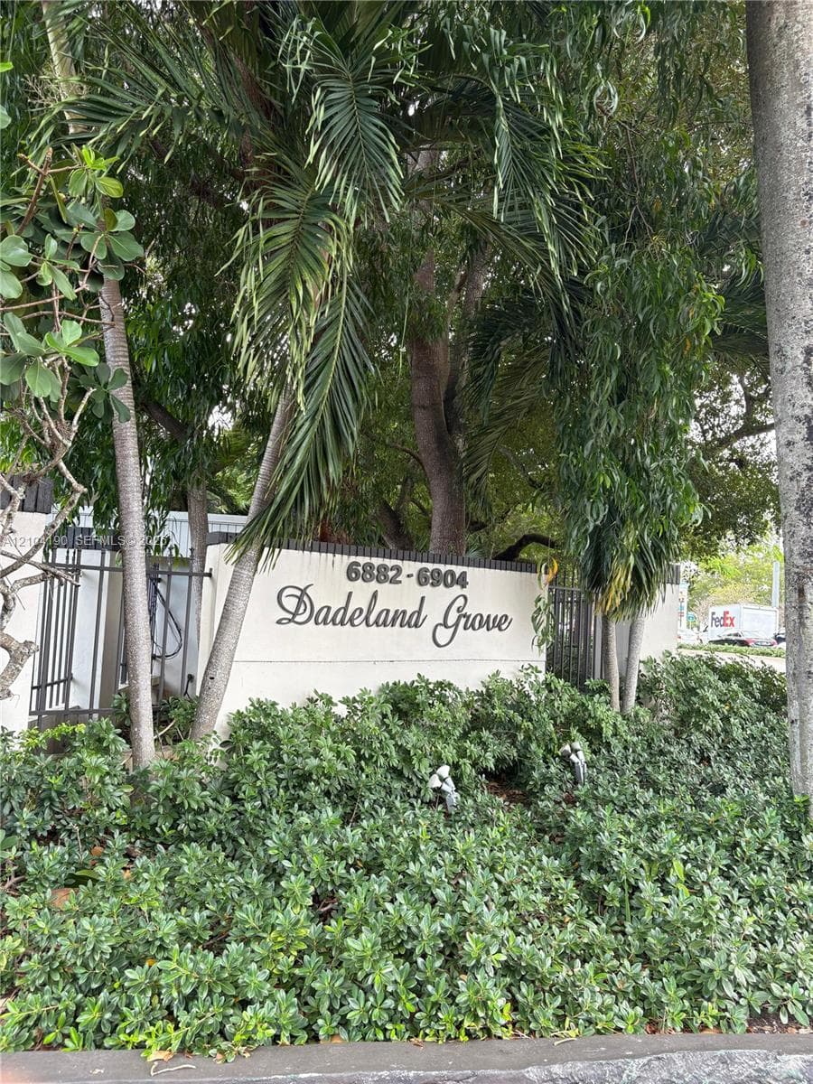 6900 N Kendall Dr # A102, Pinecrest FL 33156