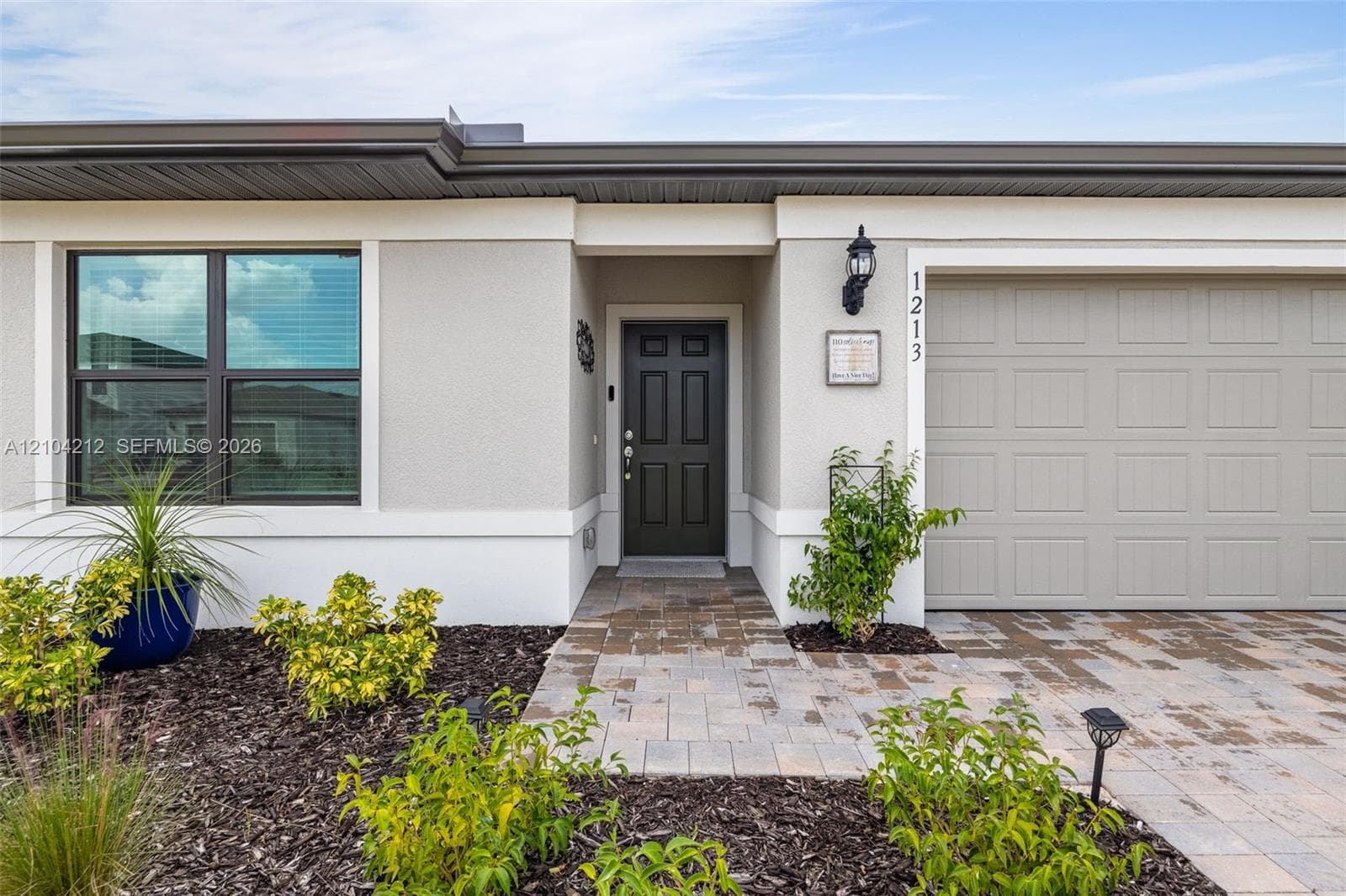 1213 Caloosa Cove Dr, La Belle FL 33935