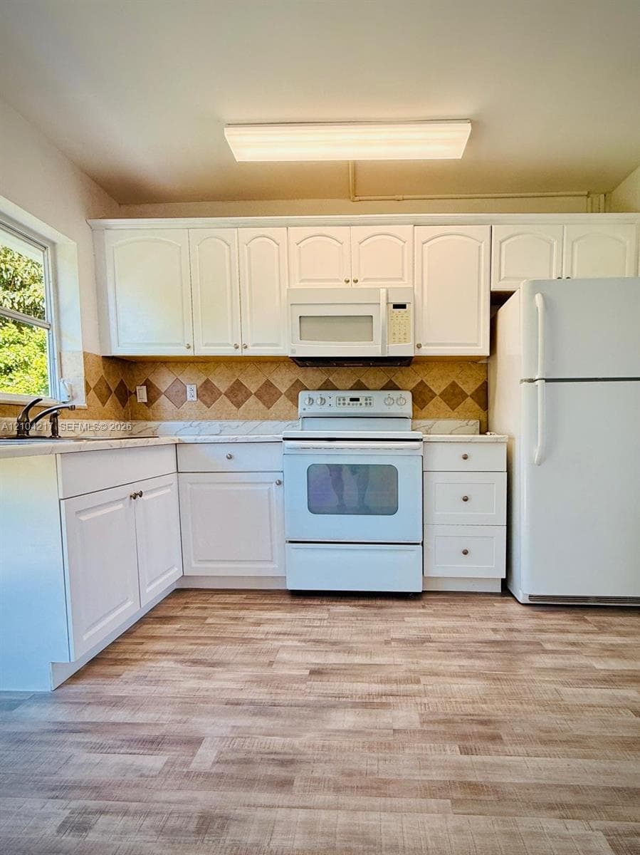 7105 NW 74th Pl, Tamarac FL 33321