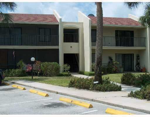 150 PINEVIEW Road # B8, Jupiter FL 33469