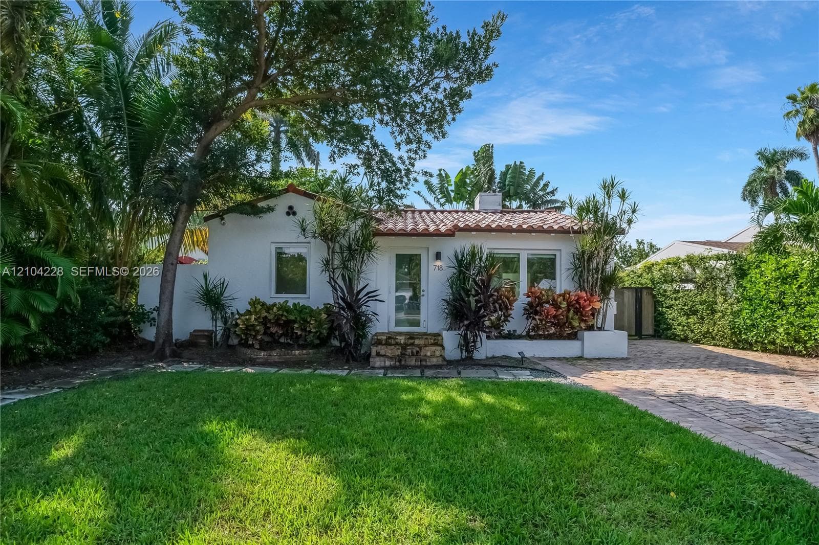 718 NE 87th St, Miami FL 33138
