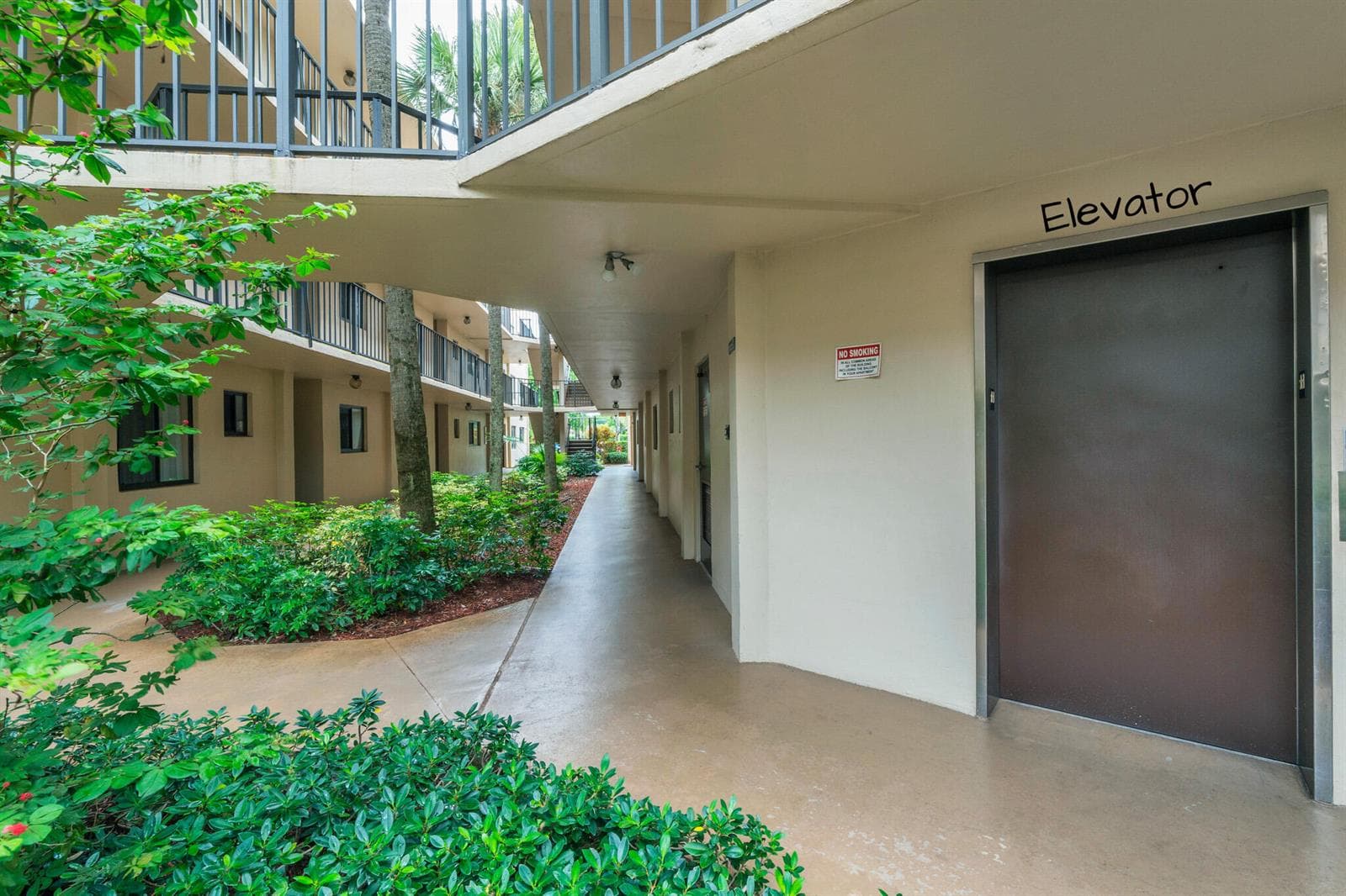 5280 LAS VERDES Circle # 320, Delray Beach FL 33484