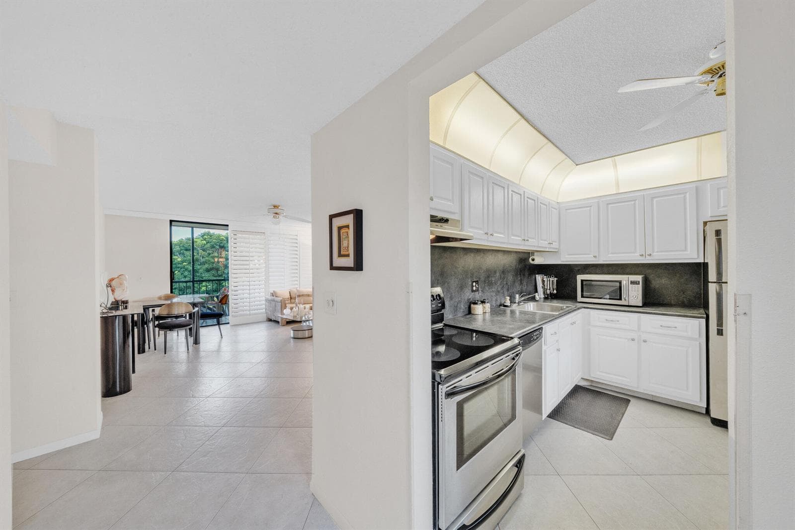 5280 LAS VERDES Circle # 320, Delray Beach FL 33484