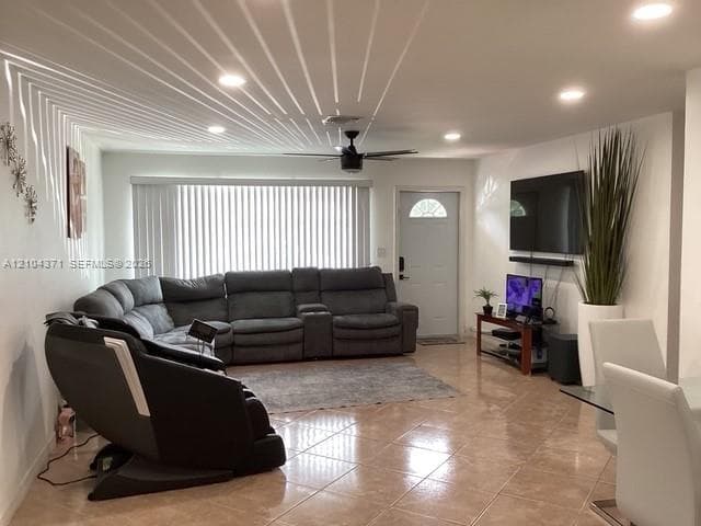2101 N 57th Ter, Hollywood FL 33021