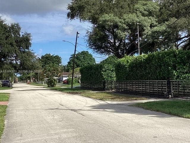 2101 N 57th Ter, Hollywood FL 33021