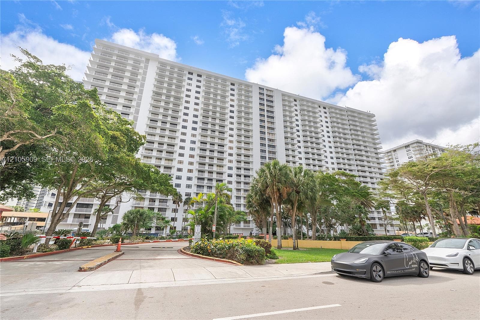 210 174th St # 1610, Sunny Isles Beach FL 33160