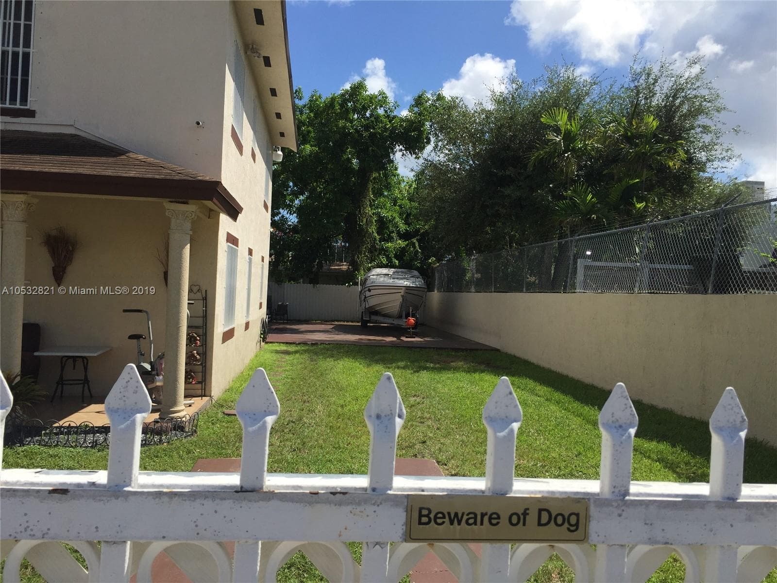 160 NW 27th St, Miami FL 33127