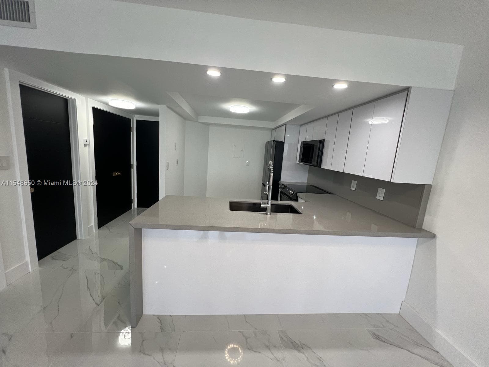 1301 NE Miami Gardens Dr # 1101W, Miami FL 33179