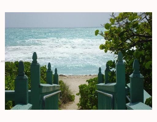 5401 Collins Ave # 209, Miami Beach FL 33140