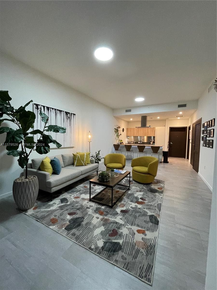 1000 Brickell Plz # 1811, Miami FL 33131