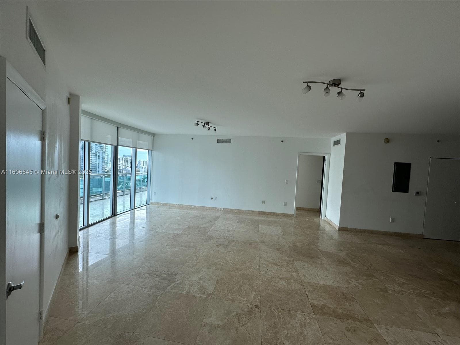 350 S Miami Ave # 2302, Miami FL 33130