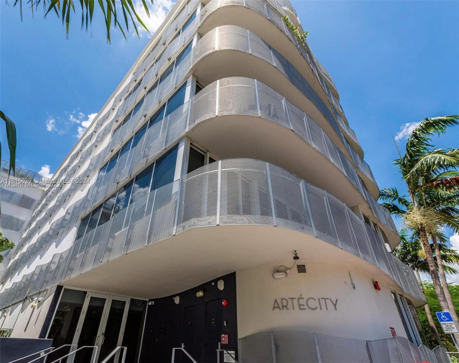 2155 Washington Ct # 206, Miami Beach FL 33139