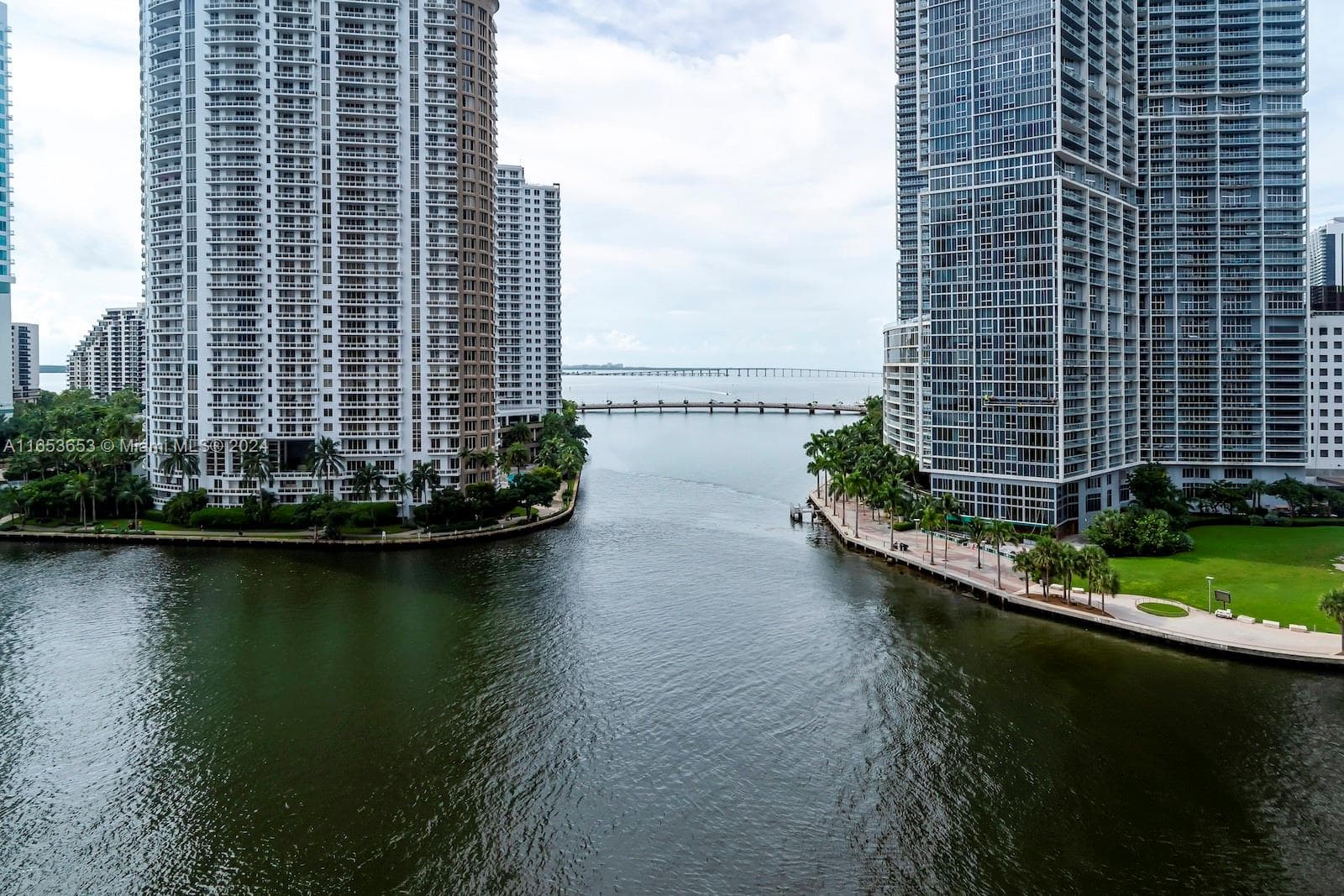 300 Biscayne Blvd Way # 902, Miami FL 33131