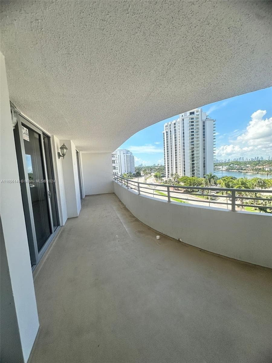 5555 Collins Ave # 8Z, Miami Beach FL 33140