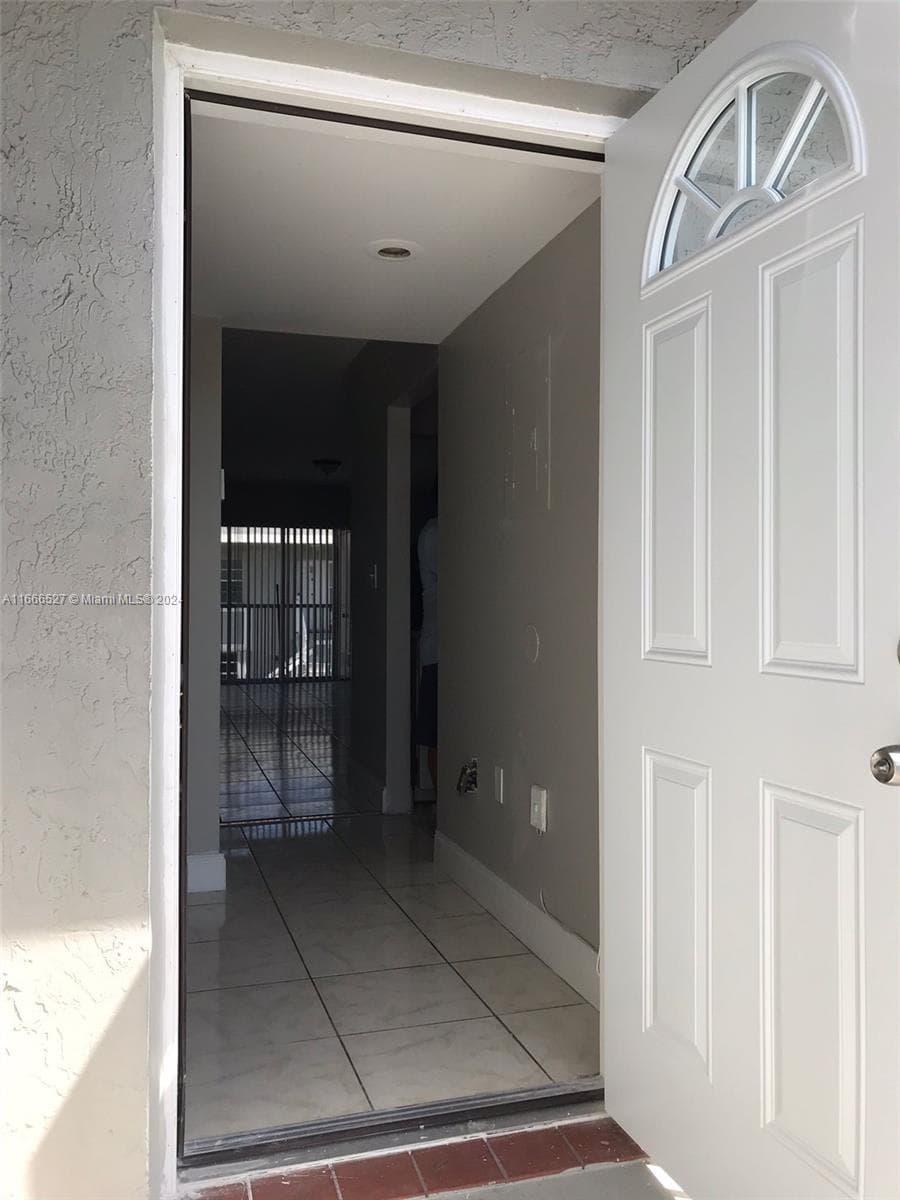459 NE 210th Cir Ter # 17, Miami FL 33179