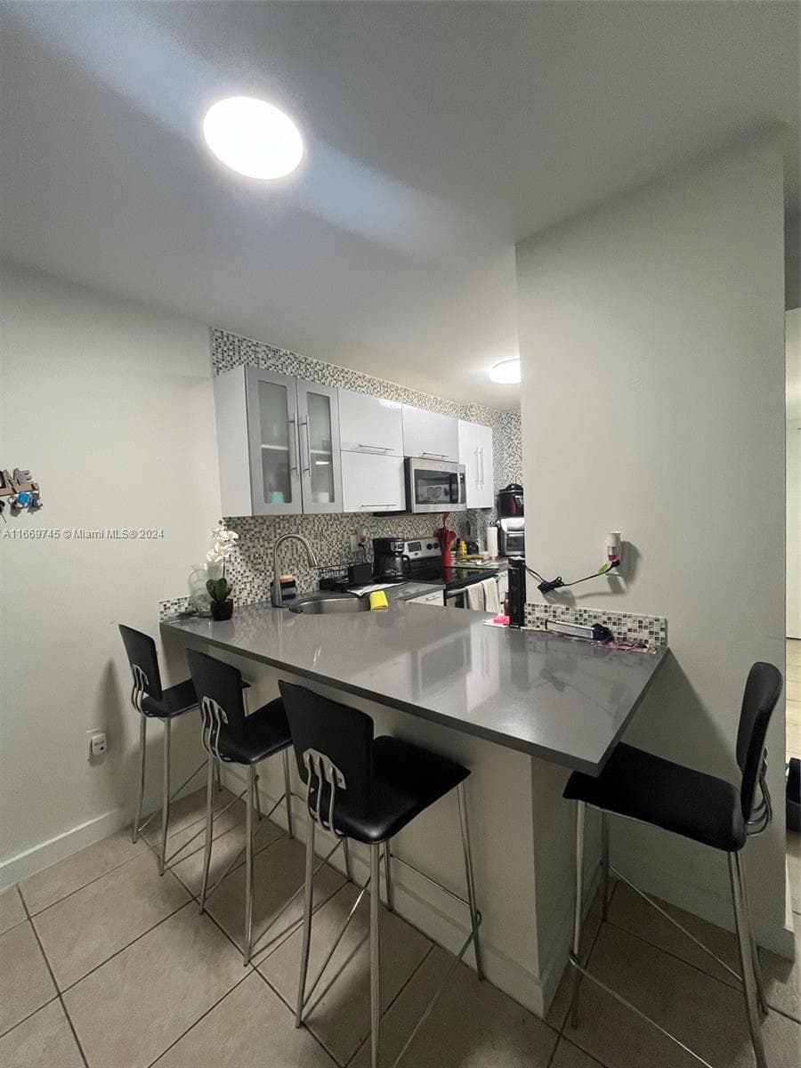 8075 NW 7th St # 109, Miami FL 33126