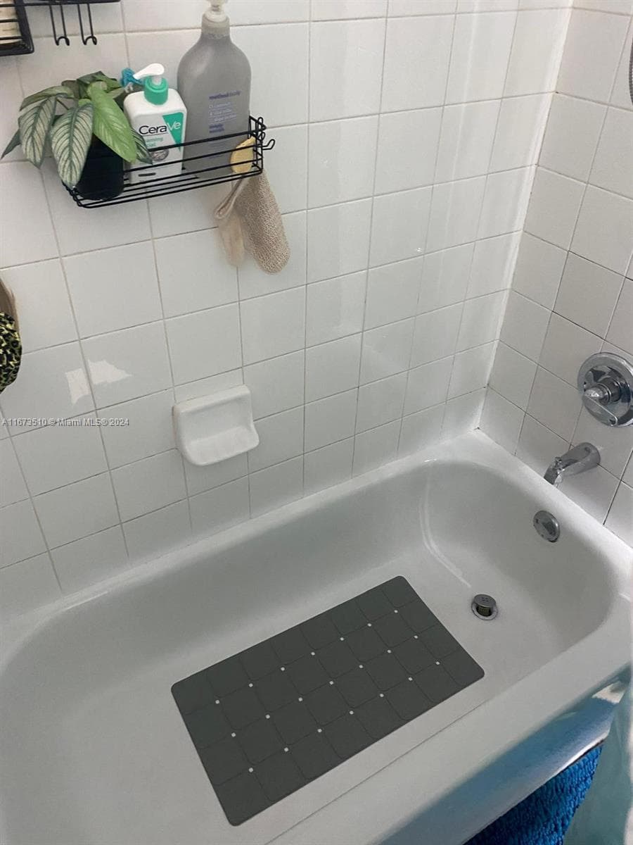 4440 NW 107th Ave # 7, Doral FL 33178
