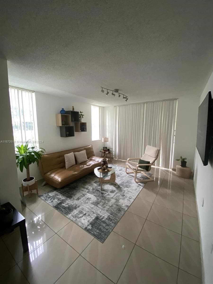 4440 NW 107th Ave # 7, Doral FL 33178