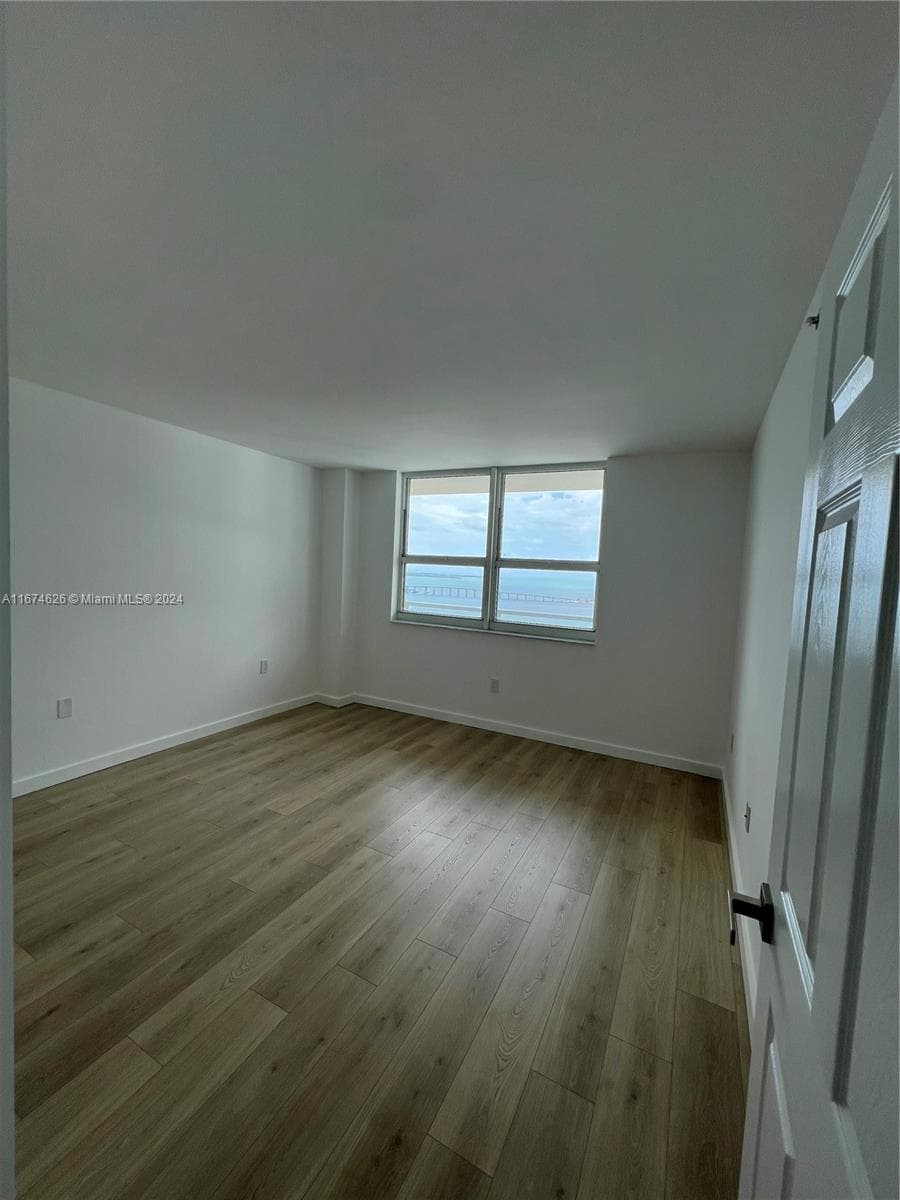 1155 Brickell Bay Dr # 3205, Miami FL 33131
