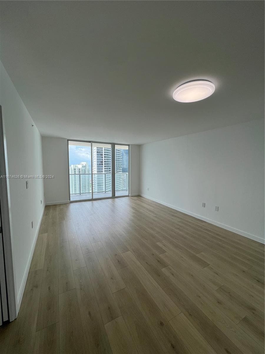 1155 Brickell Bay Dr # 3205, Miami FL 33131