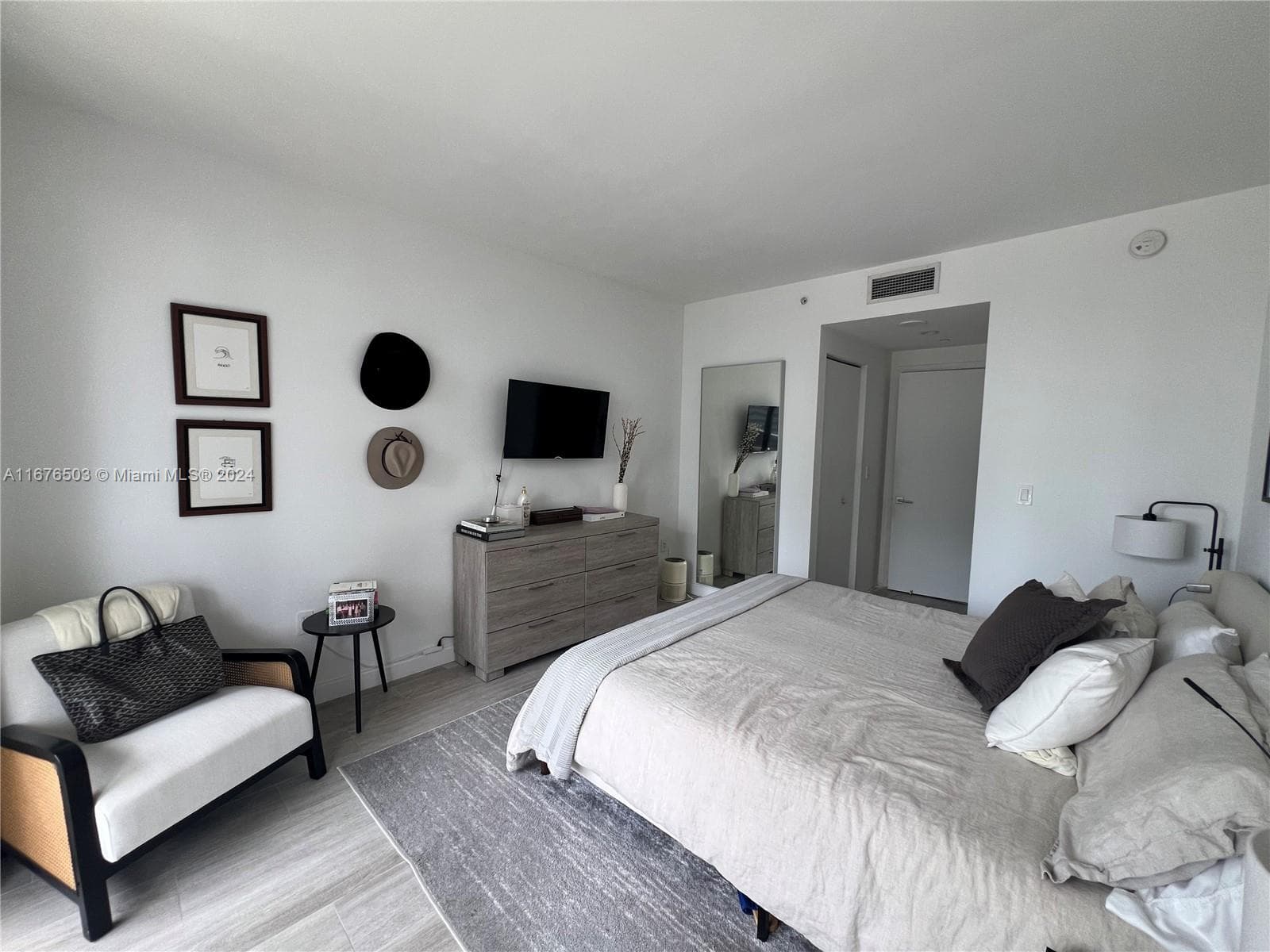 55 SW 9th St # 1604, Miami FL 33130