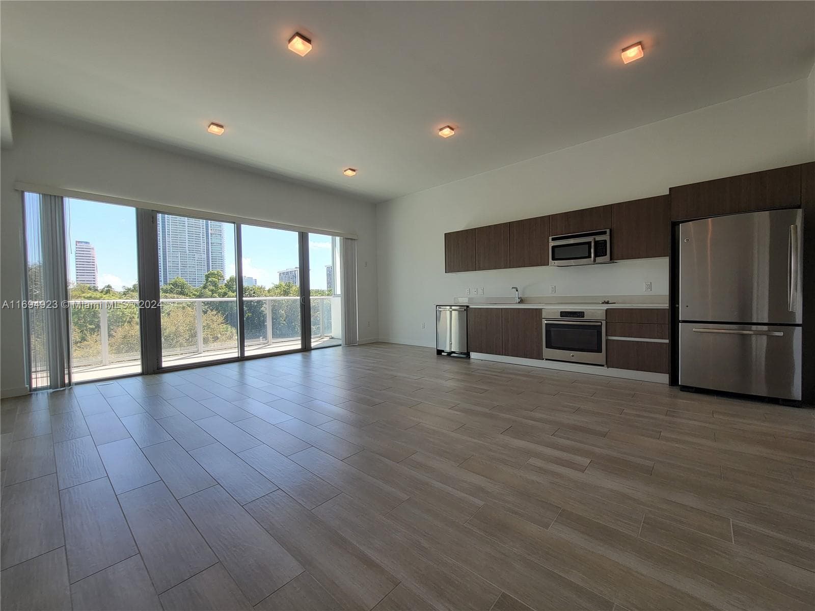 1600 SW 1 Ave # 411, Miami FL 33129