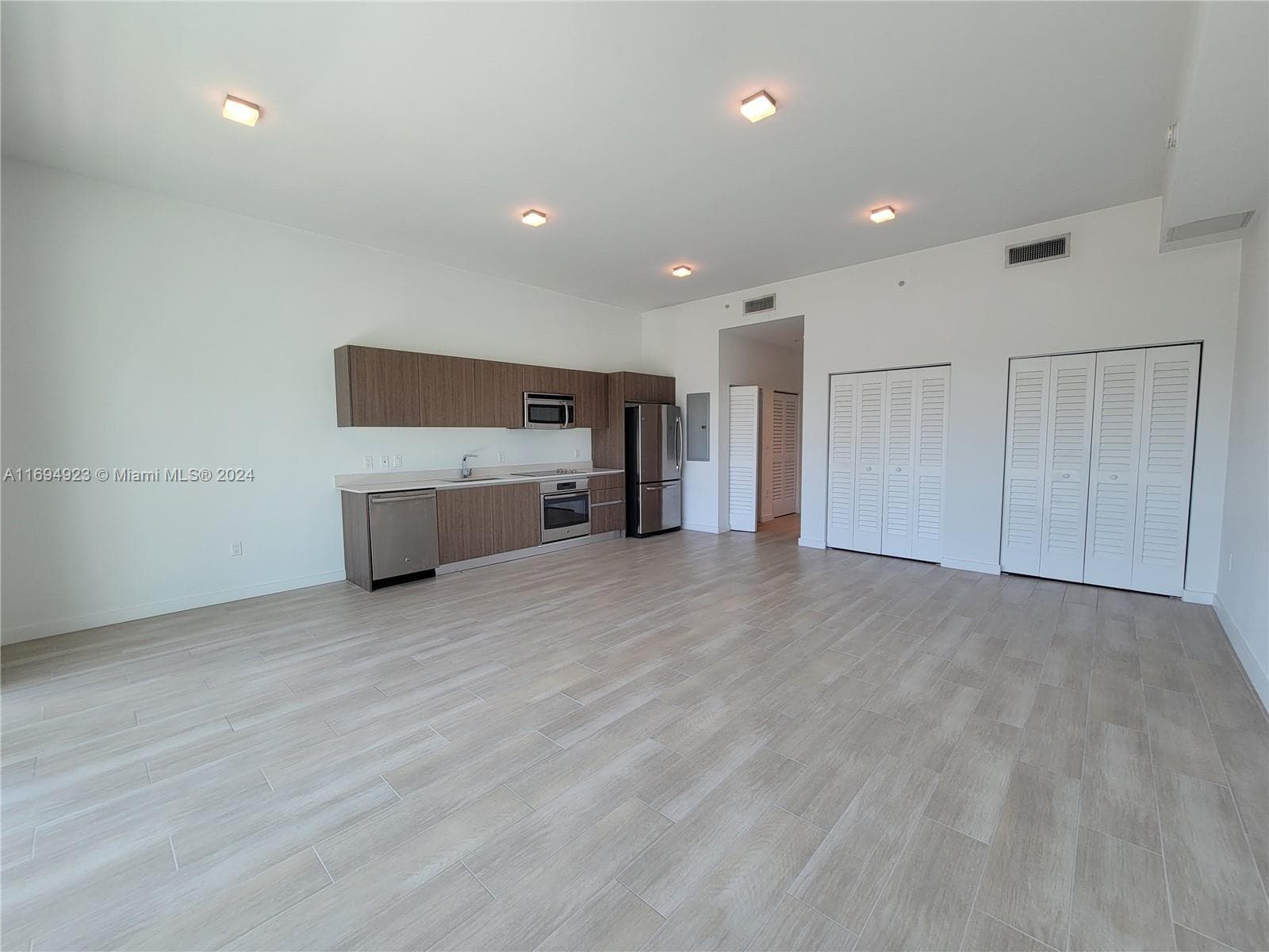1600 SW 1 Ave # 411, Miami FL 33129