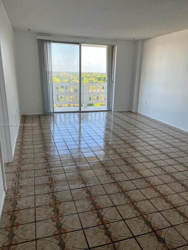15600 NW 7th Ave # 821, Miami FL 33169