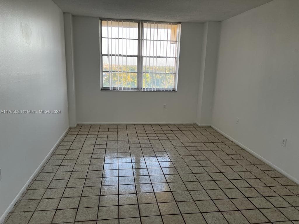 15600 NW 7th Ave # 821, Miami FL 33169