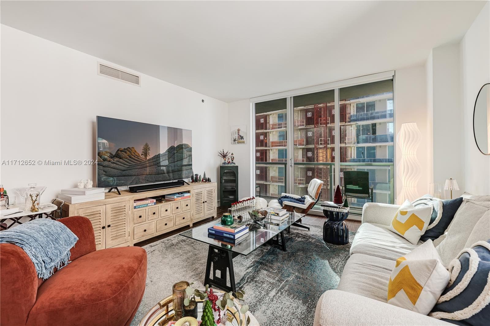 55 SE 6th St # 3407, Miami FL 33131