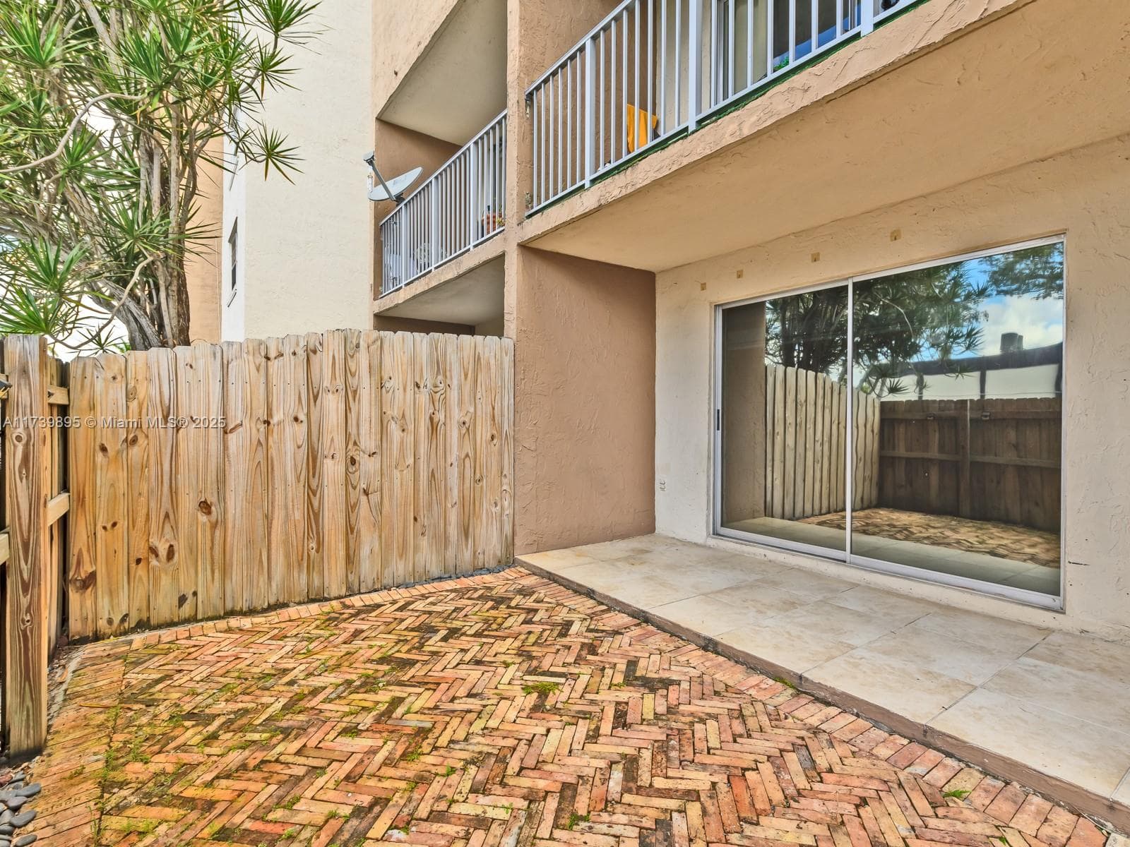 10900 SW 104th St # 114, Miami FL 33176
