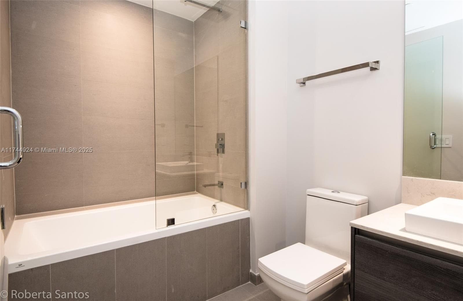 1080 Brickell Ave # 3205, Miami FL 33131