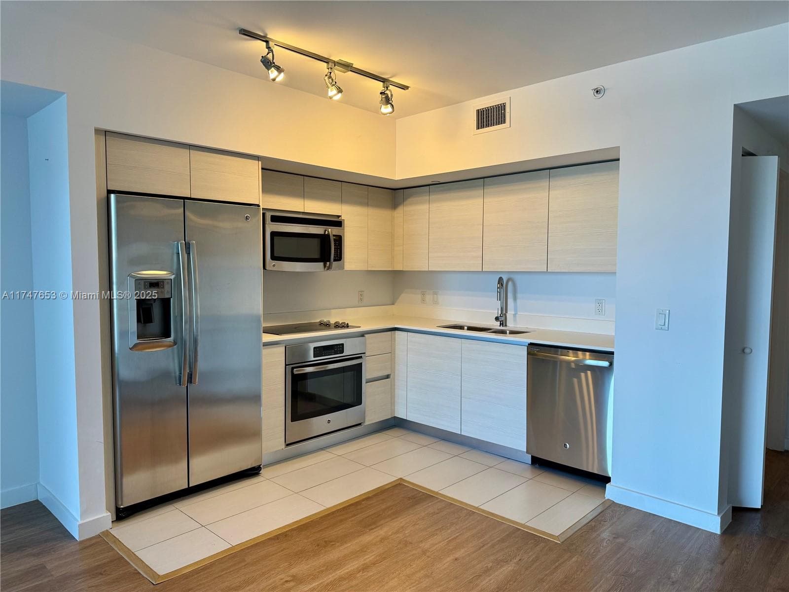 4250 Biscayne Blvd # 1006, Miami FL 33137