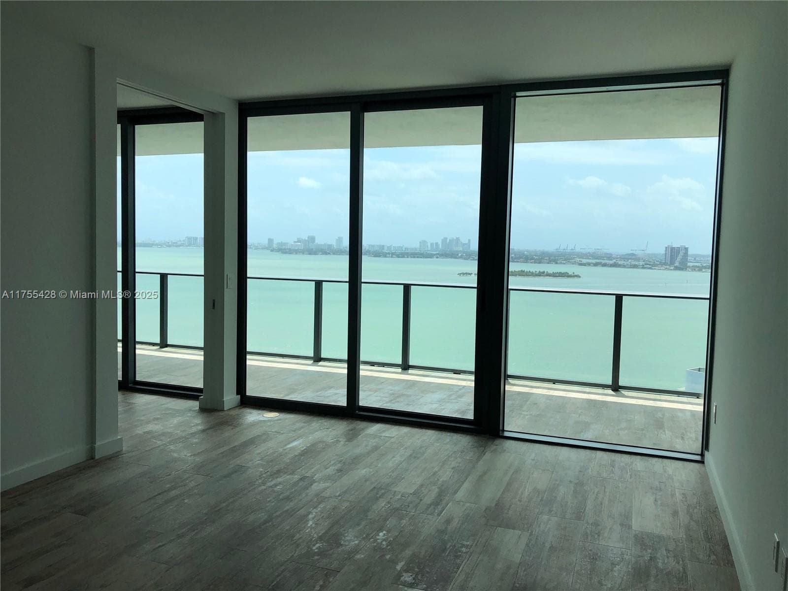 650 NE 32nd St # 2006, Miami FL 33137