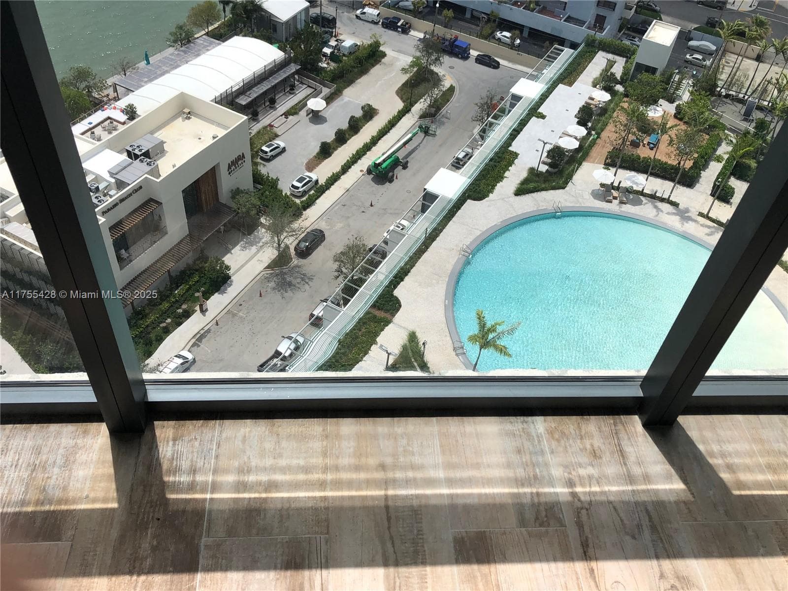 650 NE 32nd St # 2006, Miami FL 33137