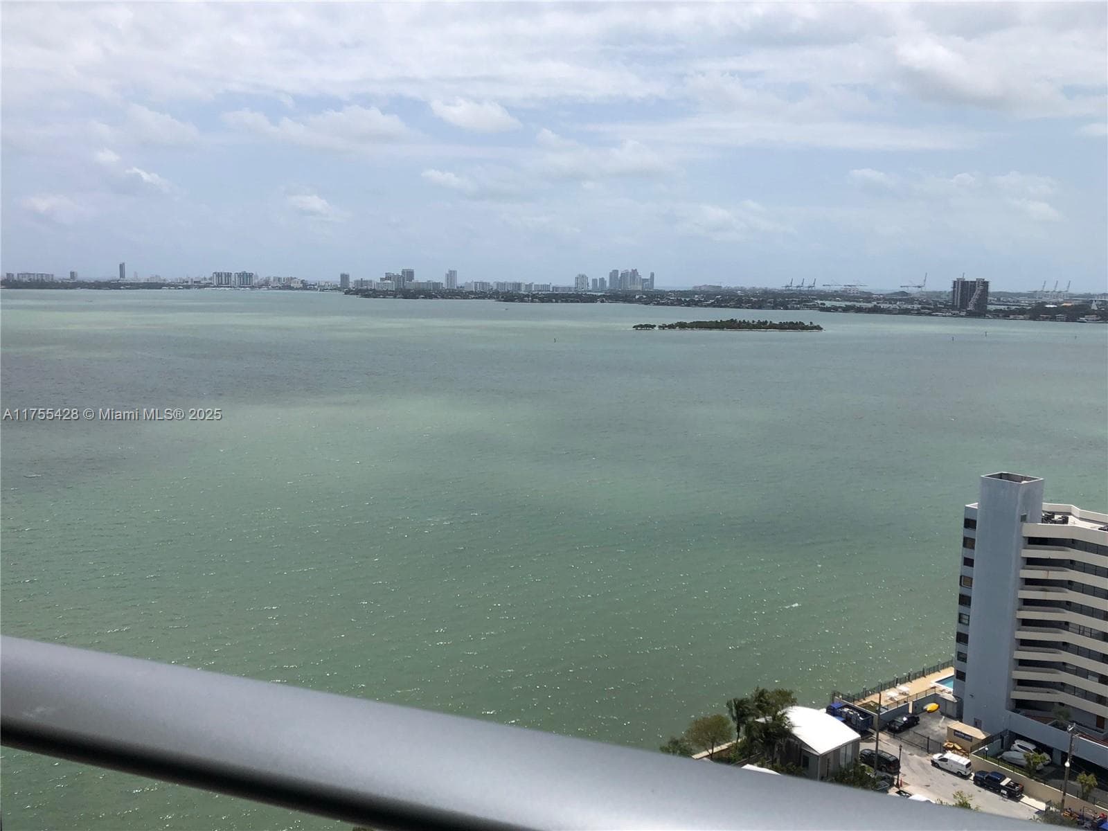 650 NE 32nd St # 2006, Miami FL 33137