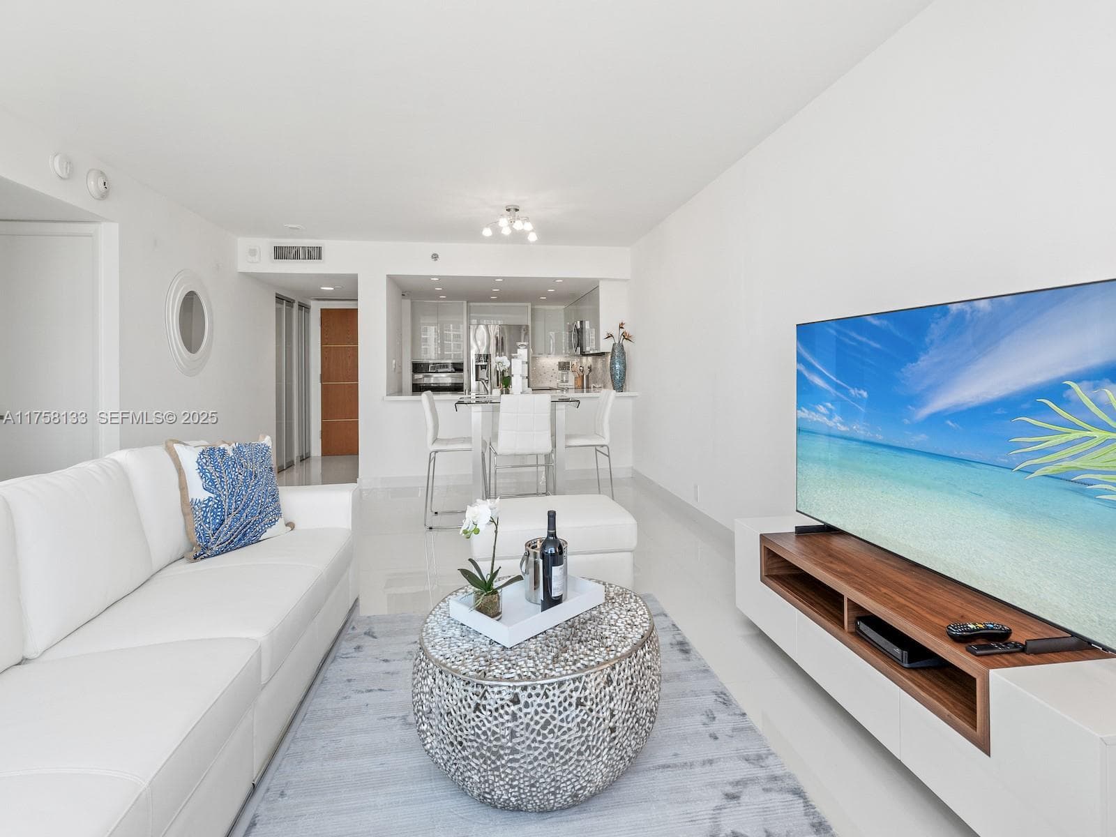 400 S Pointe Dr # 906, Miami Beach FL 33139
